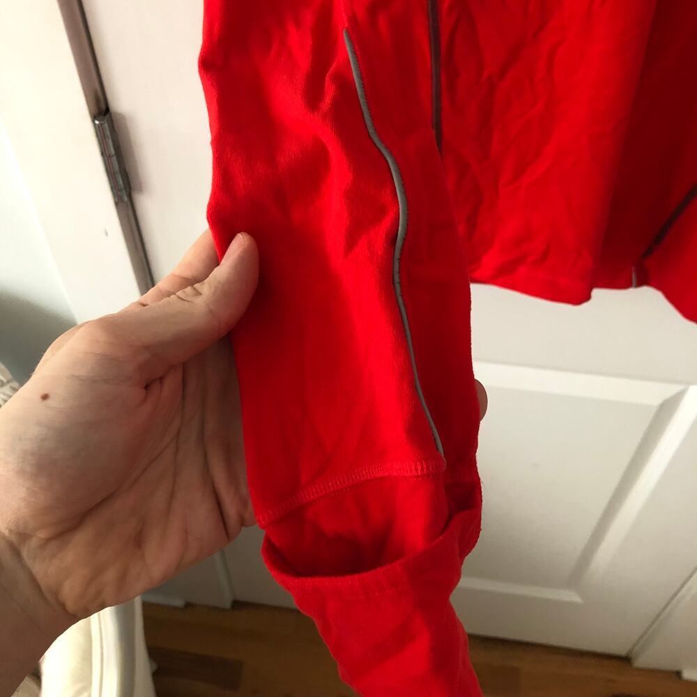 Lululemon Men's Long Sleeve T Shirt Red Size M *Missing Tag* Base Layer Running - Picture 4 of 13